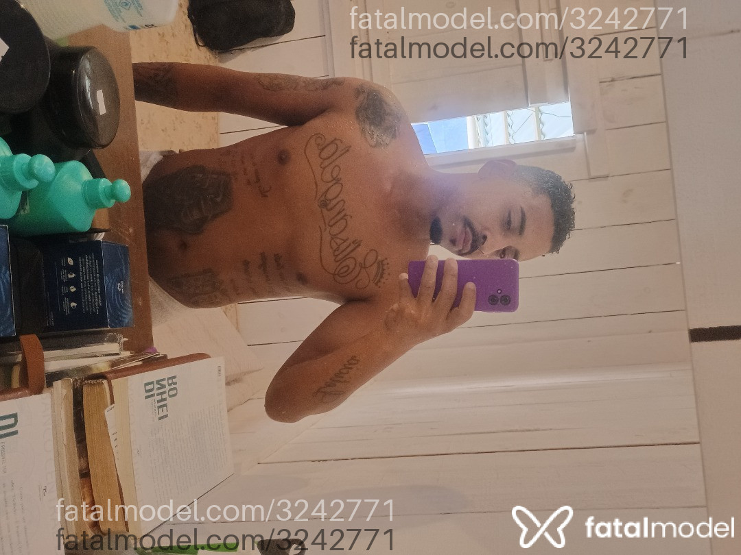 Acompanhante homem morena (o) de olhos castanhos em Blumenau Acompanhante homem morena (o) de olhos castanhos em Blumenau - Amaral