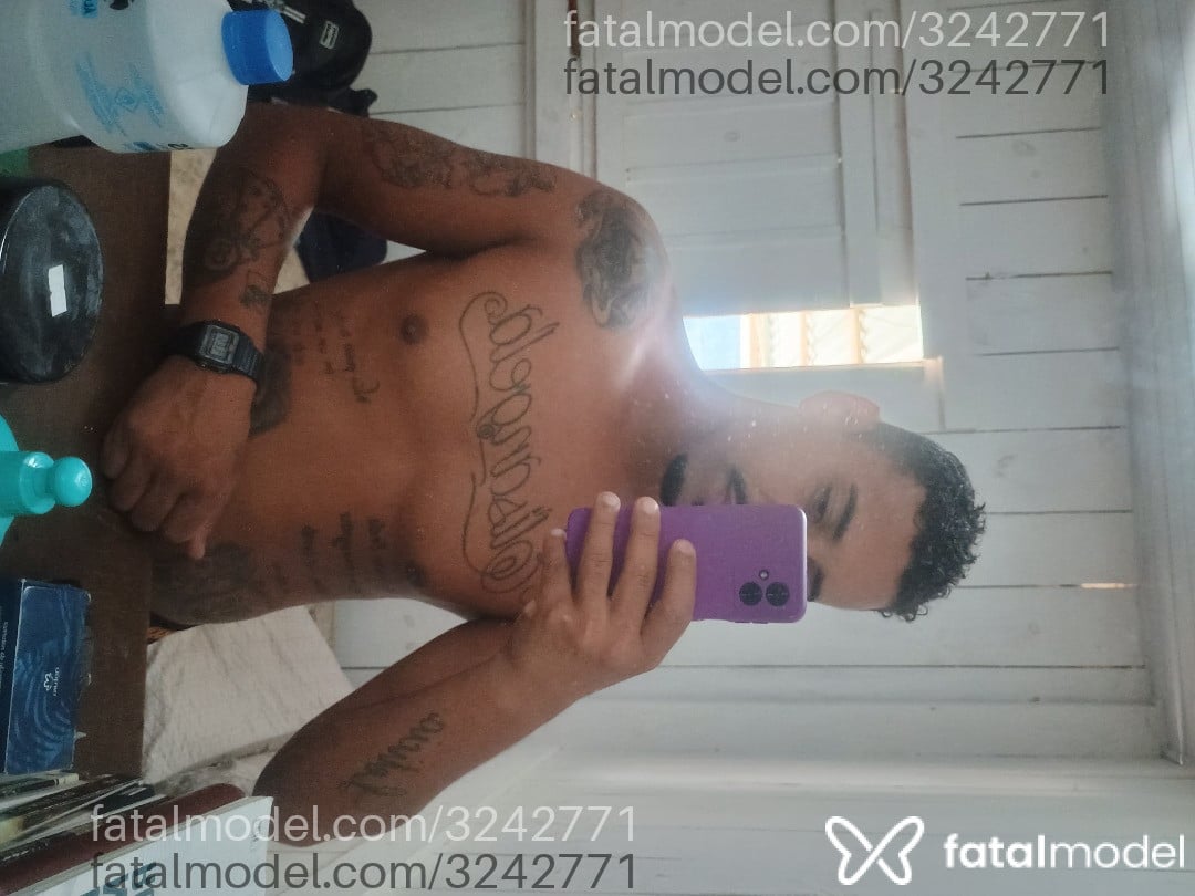 Acompanhante homem morena (o) de olhos castanhos em Blumenau Acompanhante homem morena (o) de olhos castanhos em Blumenau - Amaral