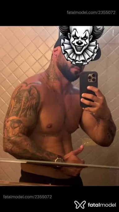Acompanhante homem com cabelo castanho de olhos castanhos em Virtual Acompanhante homem com cabelo castanho de olhos castanhos em Virtual - Clebeber