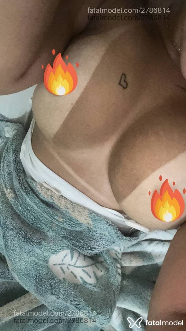 Acompanhante mulher morena (o) de olhos castanhos - Morena