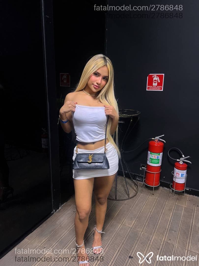 Acompanhante mulher loira (o) de olhos castanhos em São Paulo Acompanhante mulher loira (o) de olhos castanhos em São Paulo - Mel