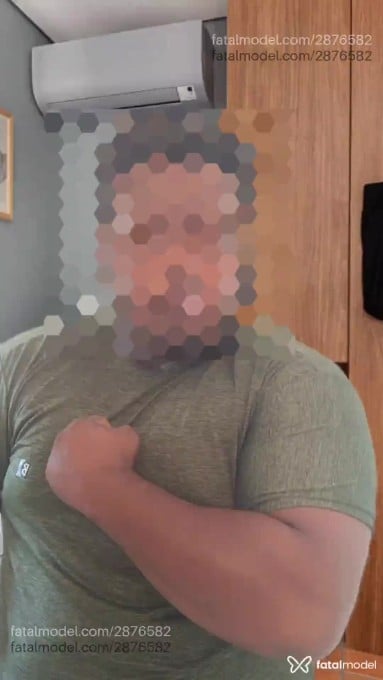 Acompanhante homem morena (o) de olhos pretos em Serra Acompanhante homem morena (o) de olhos pretos em Serra - Danado