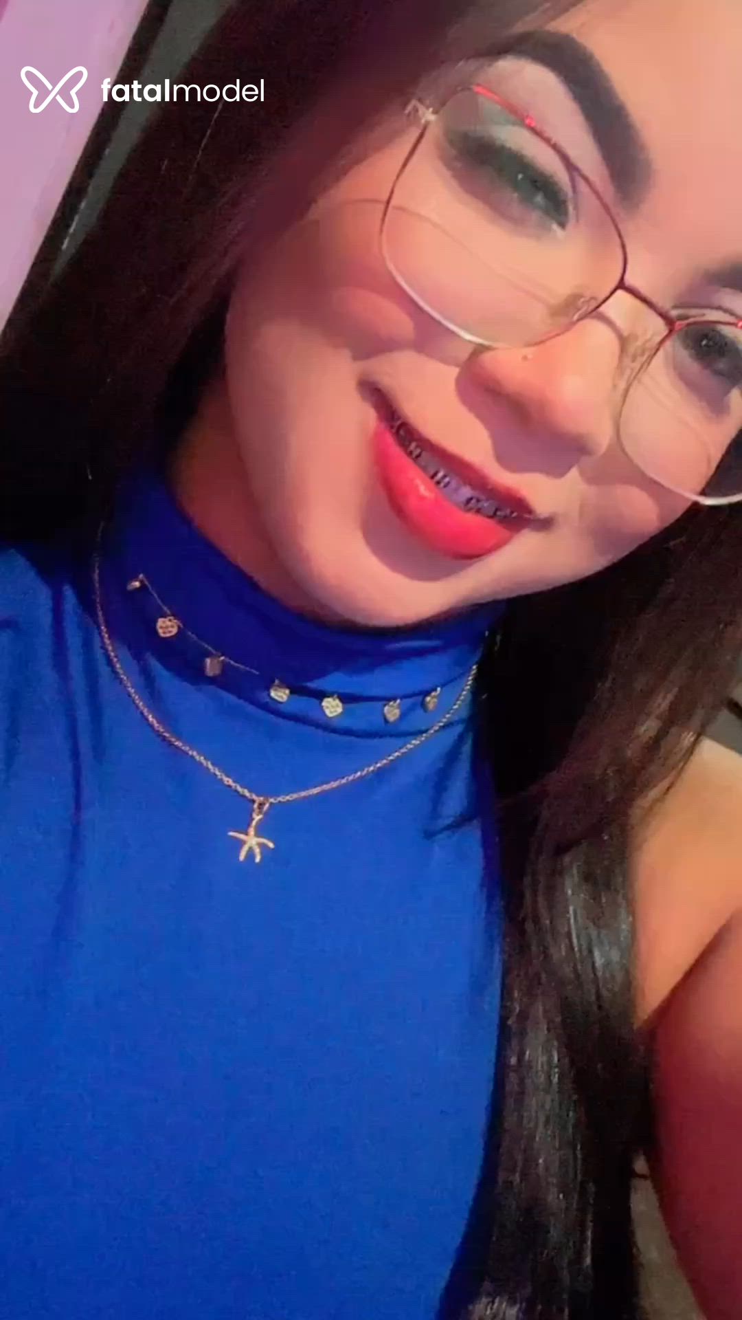 Acompanhante mulher morena (o) de olhos castanhos - Mel Acompanhante mulher morena (o) de olhos castanhos - Mel