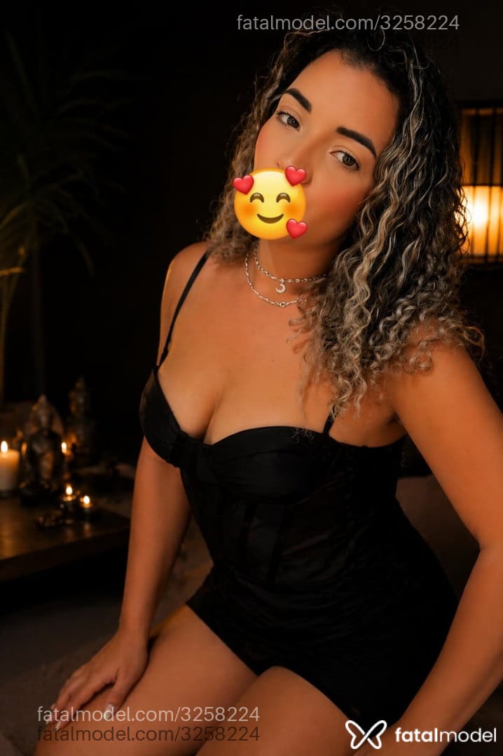 Acompanhante mulher com cabelo castanho de olhos castanhos em Ipatinga - Nádia Couto