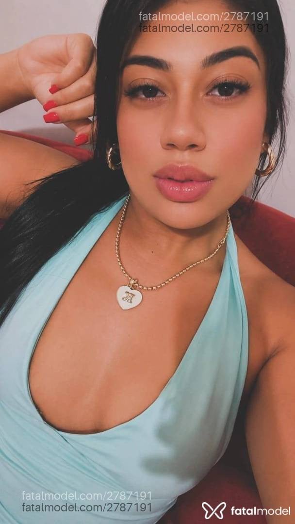 Acompanhante mulher morena (o) de olhos castanhos - Talia