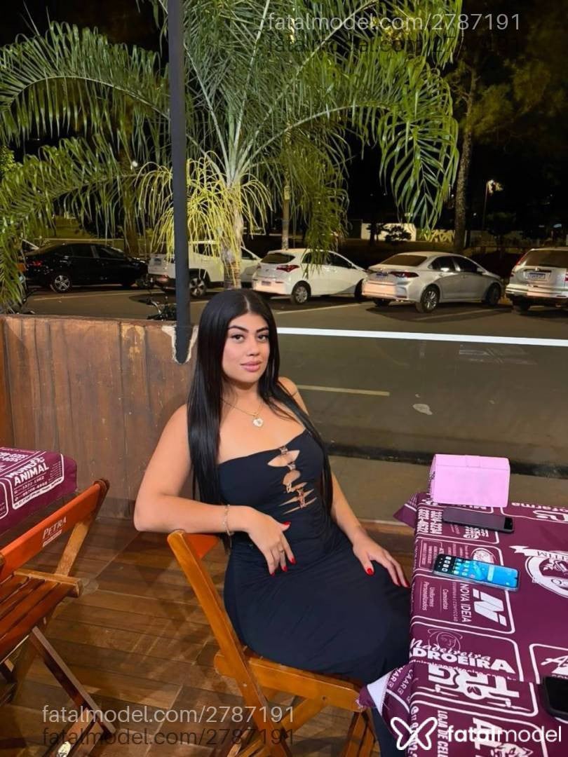 Acompanhante mulher morena (o) de olhos castanhos - Thalia Montenegro