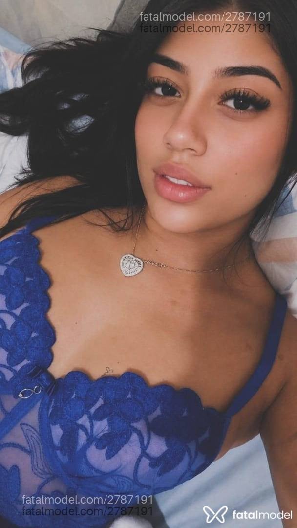 Acompanhante mulher morena (o) de olhos castanhos - Talia