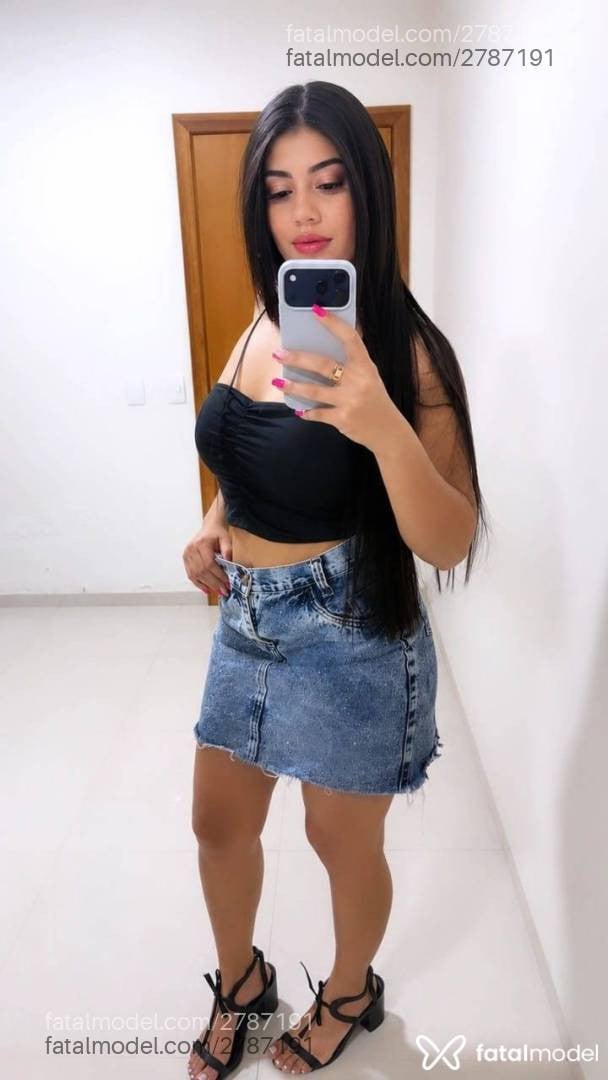 Acompanhante mulher morena (o) de olhos castanhos - Talia