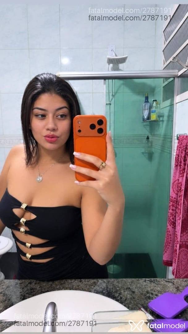 Acompanhante mulher morena (o) de olhos castanhos - Thalia Montenegro