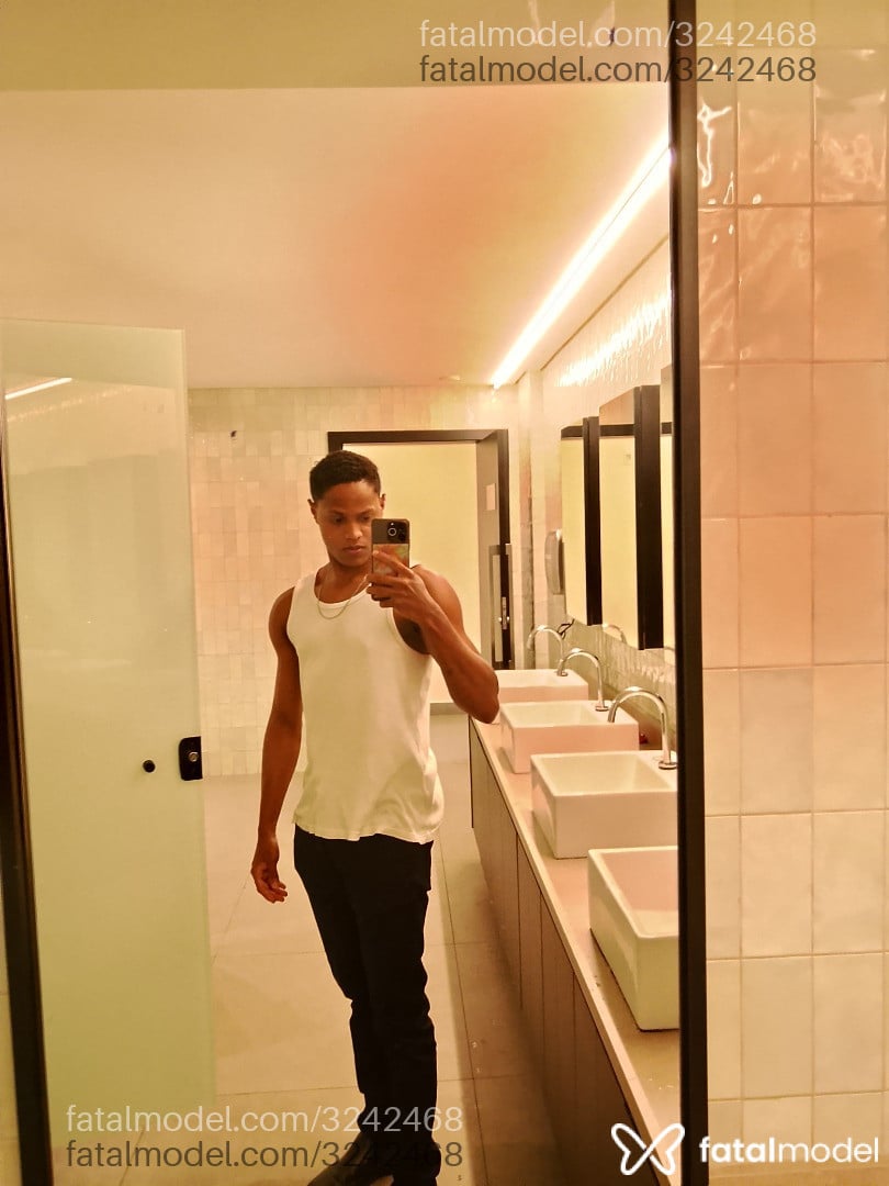 Acompanhante homem morena (o) de olhos pretos em Florianópolis - Sidney