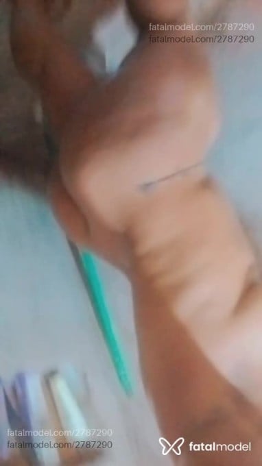 Acompanhante mulher com cabelo castanho de olhos castanhos em Virtual - Laura