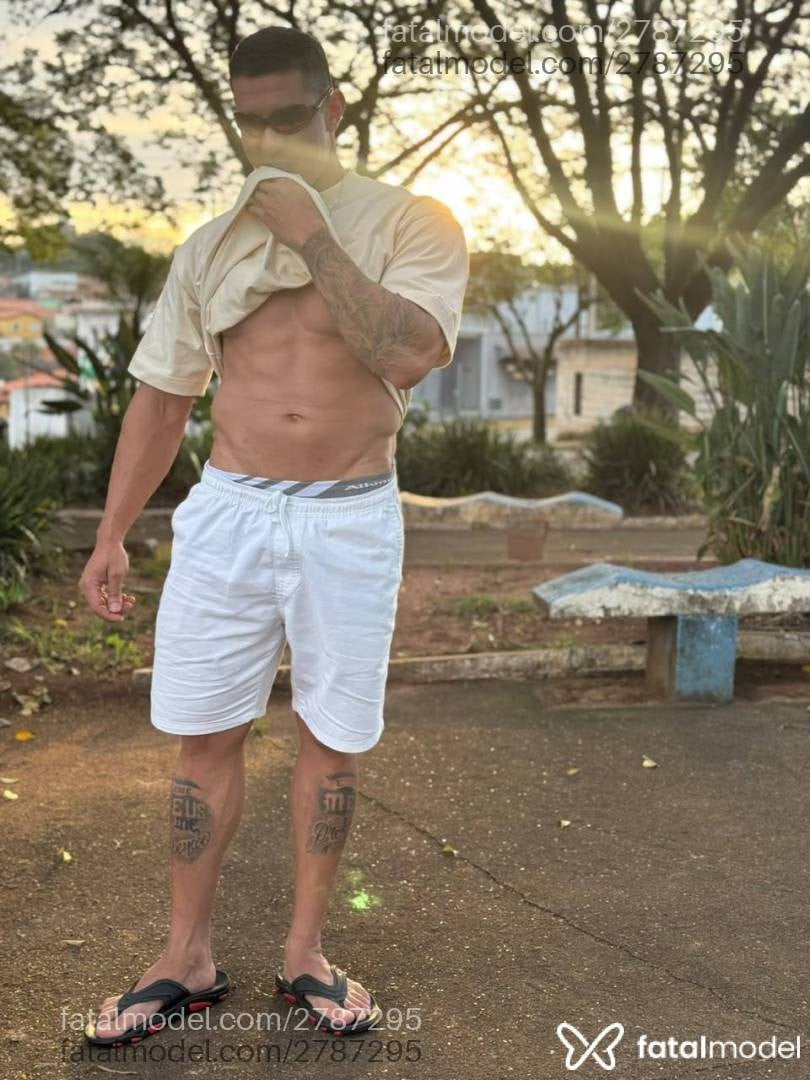 Acompanhante homem morena (o) de olhos castanhos em Limeira - Dominique