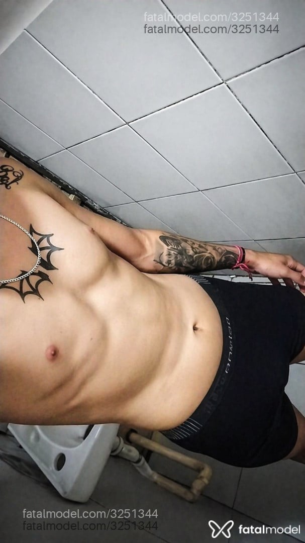 Acompanhante homem morena (o) de olhos mel em Feira de Santana Acompanhante homem morena (o) de olhos mel em Feira de Santana - Dan Lima