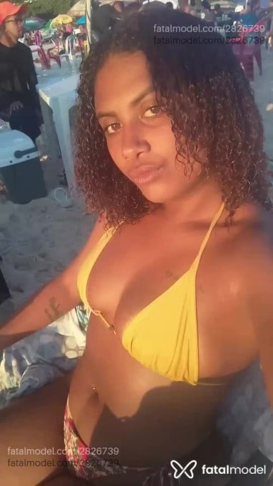 Acompanhante mulher com cabelo castanho de olhos mel em Campos dos Goytacazes - Mel