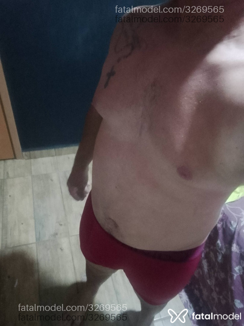 Acompanhante homem com cabelo castanho de olhos verdes em Piracicaba Acompanhante homem com cabelo castanho de olhos verdes em Piracicaba - Berimboy