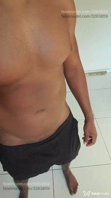Acompanhante homem morena (o) de olhos castanhos em Rio de Janeiro - Johnn
