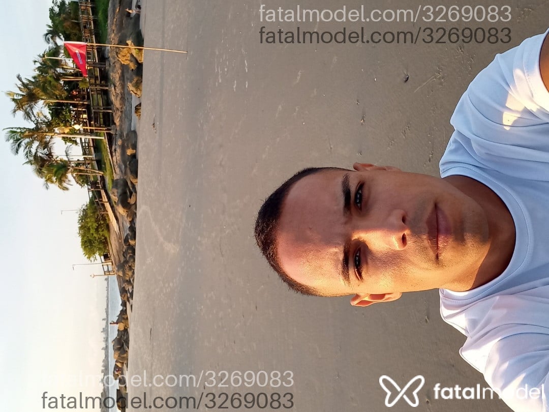 Acompanhante homem com cabelo castanho de olhos castanhos em Itapoá Acompanhante homem com cabelo castanho de olhos castanhos em Itapoá - Henrry