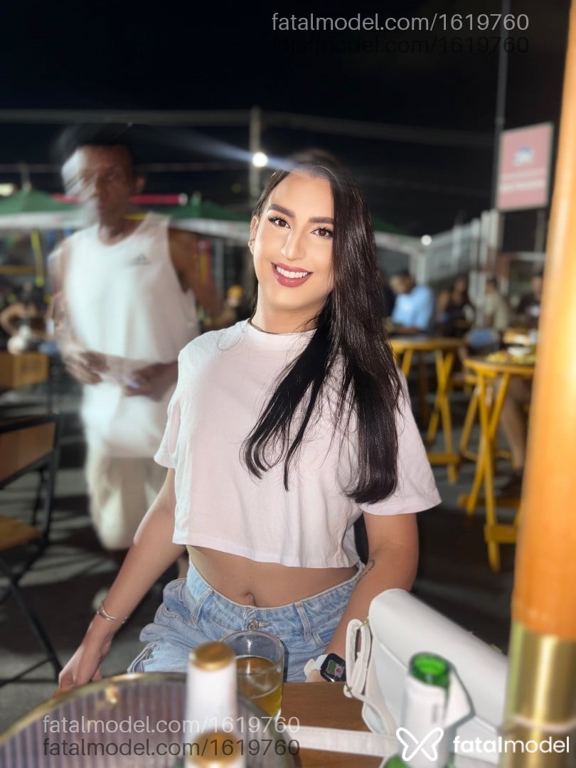 Acompanhante mulher trans com cabelo castanho de olhos castanhos em Rio de Janeiro - Júlia