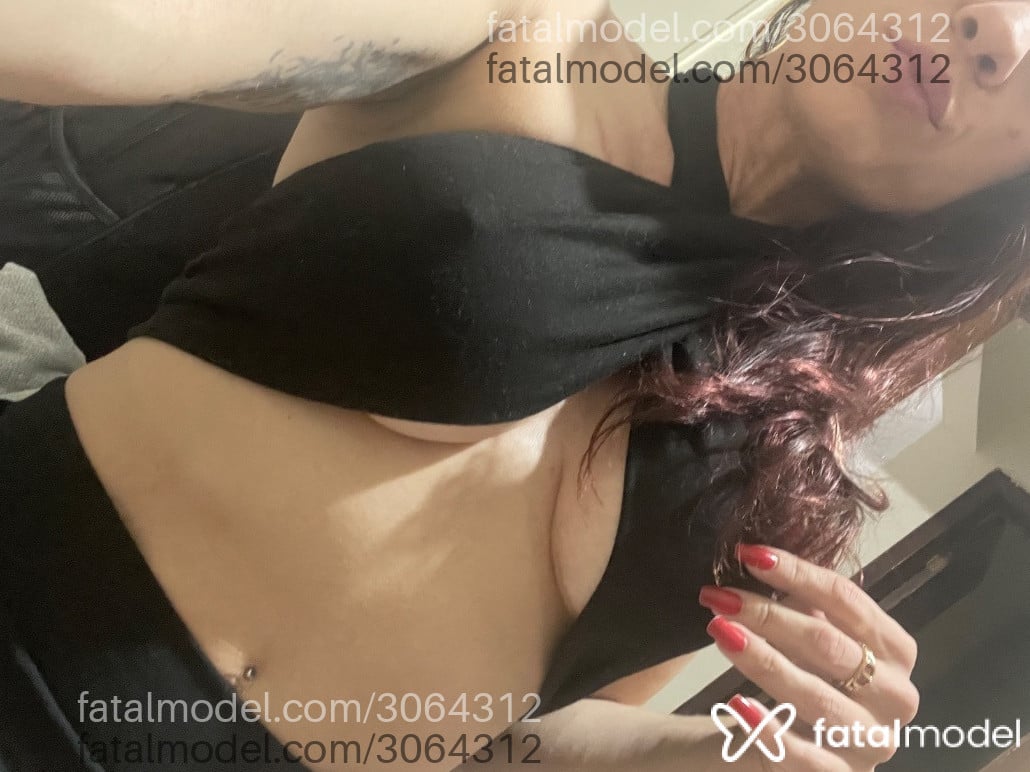 Acompanhante mulher ruiva (o) de olhos castanhos em Curitiba - Missred