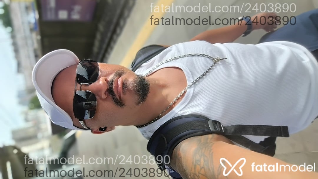 Acompanhante homem com cabelo castanho de olhos azuis em Rio de Janeiro - Lukinhas veiga