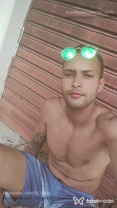 Acompanhante homem morena (o) de olhos castanhos em Patos de Minas Acompanhante homem morena (o) de olhos castanhos em Patos de Minas - Júnior