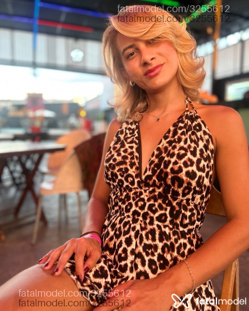 Acompanhante mulher trans loira (o) de olhos castanhos em Brasília Acompanhante mulher trans loira (o) de olhos castanhos em Brasília - Valentine Lins