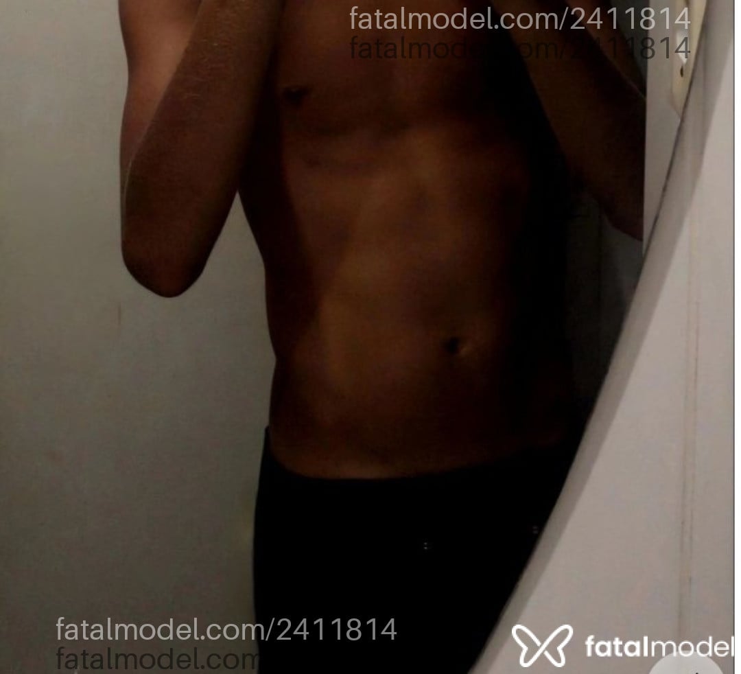 Acompanhante homem com cabelo castanho de olhos castanhos em Santa Maria - Juan