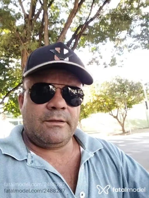 Acompanhante homem morena (o) de olhos castanhos em Governador Valadares - Fudedo