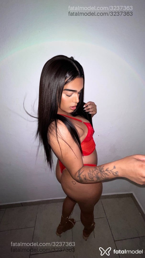 Acompanhante mulher trans morena (o) de olhos castanhos - Atena Acompanhante mulher trans morena (o) de olhos castanhos - Atena