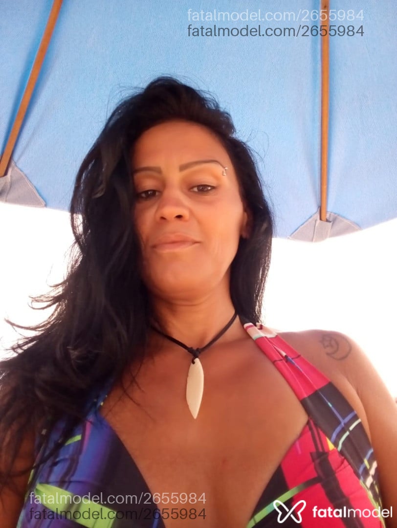 Acompanhante mulher com cabelo castanho de olhos castanhos em Cabo Frio Acompanhante mulher com cabelo castanho de olhos castanhos em Cabo Frio - Larissa