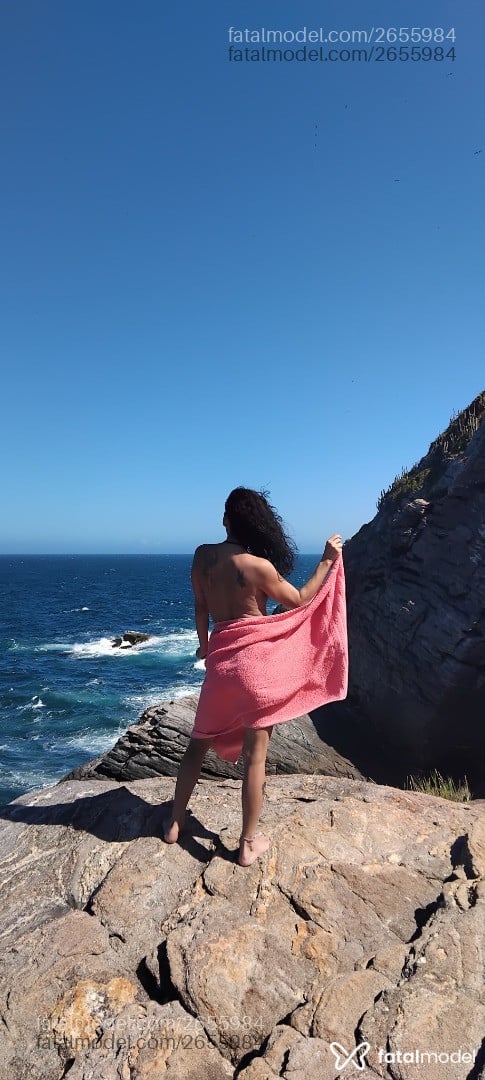 Acompanhante mulher com cabelo castanho de olhos castanhos em Cabo Frio Acompanhante mulher com cabelo castanho de olhos castanhos em Cabo Frio - Larissa