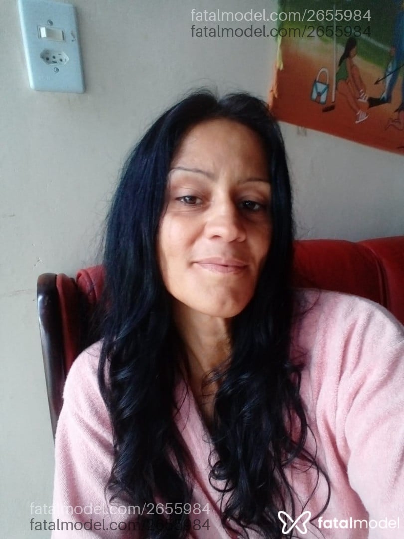 Acompanhante mulher com cabelo castanho de olhos castanhos em Cabo Frio Acompanhante mulher com cabelo castanho de olhos castanhos em Cabo Frio - Larissa