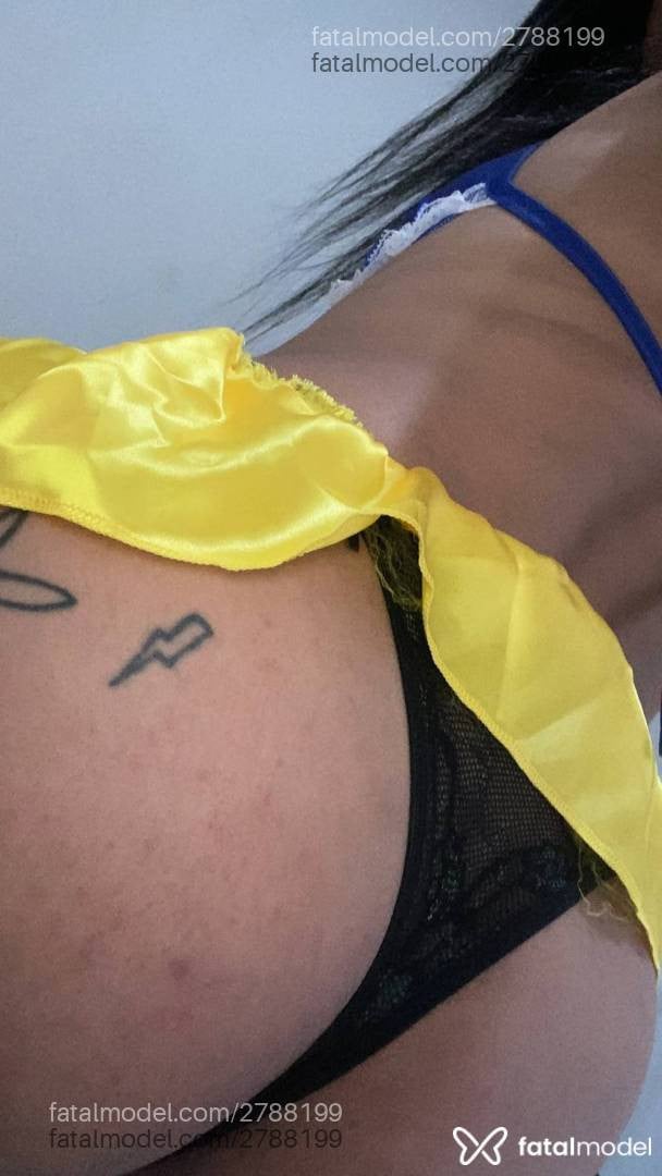Acompanhante mulher trans com cabelo castanho de olhos castanhos em Bagé - Luana