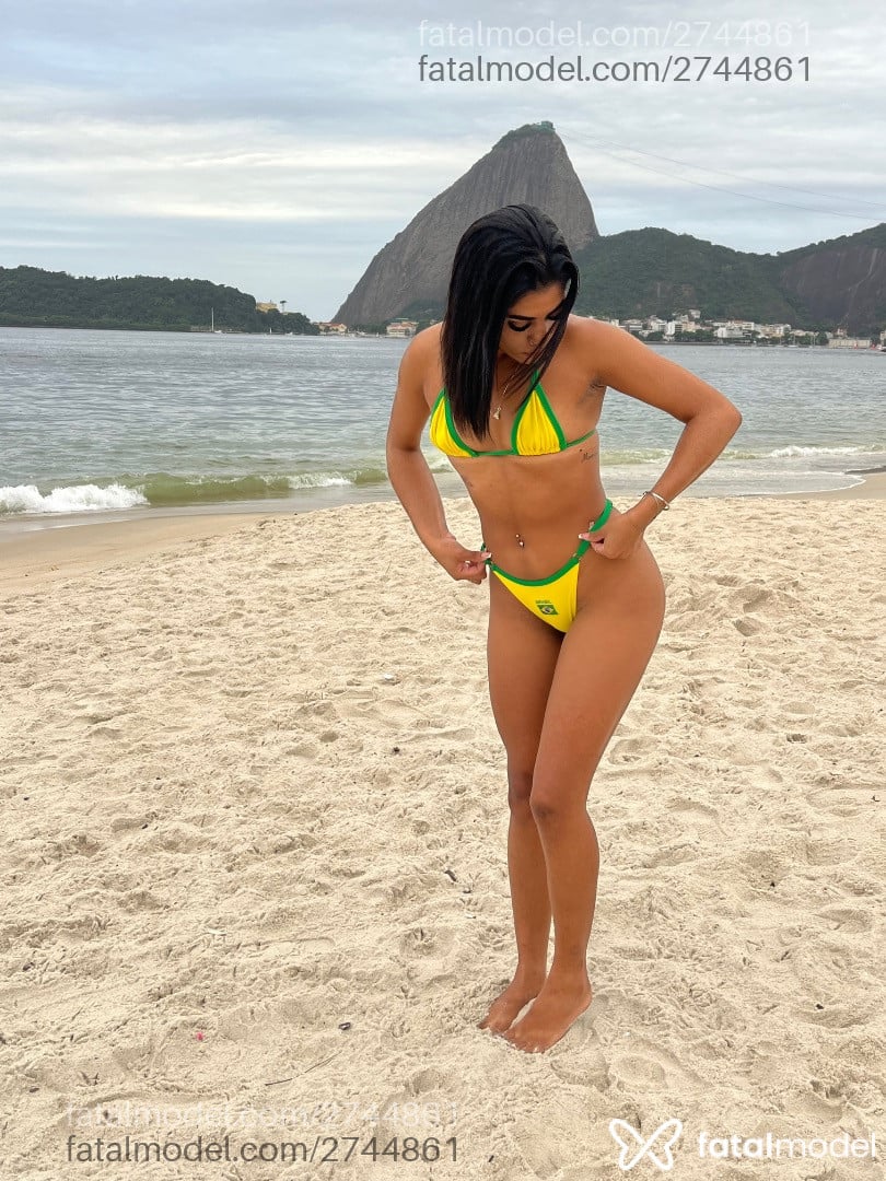 Acompanhante mulher morena (o) de olhos pretos em Belo Horizonte Acompanhante mulher morena (o) de olhos pretos em Belo Horizonte - Vitória