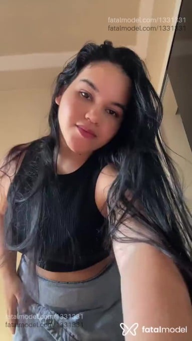 Acompanhante mulher com cabelo castanho de olhos castanhos em Salvador Acompanhante mulher com cabelo castanho de olhos castanhos em Salvador - Alves