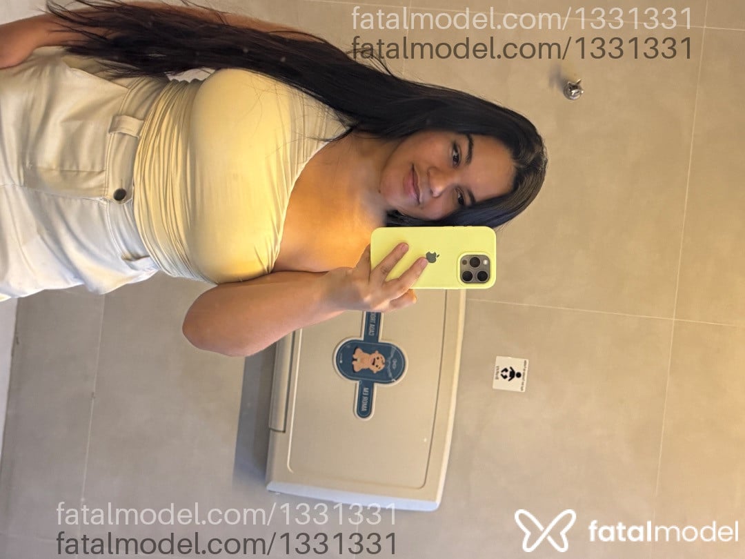 Acompanhante mulher com cabelo castanho de olhos castanhos em Salvador Acompanhante mulher com cabelo castanho de olhos castanhos em Salvador - Alves