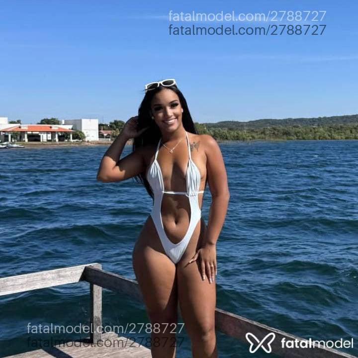 Acompanhante mulher morena (o) de olhos castanhos - Larissa