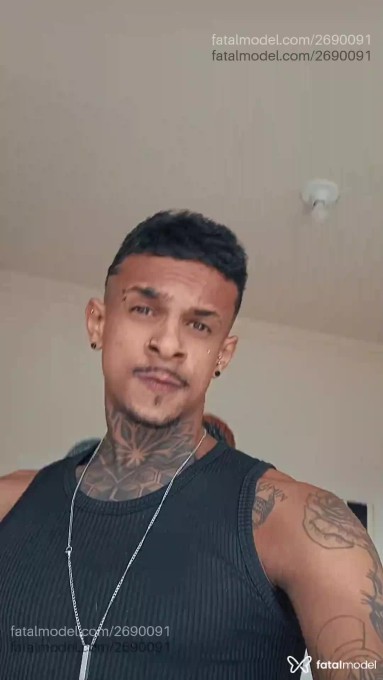 Acompanhante homem com cabelo castanho de olhos castanhos em Uberlândia Acompanhante homem com cabelo castanho de olhos castanhos em Uberlândia - Andreydotado
