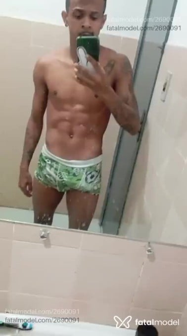 Acompanhante homem com cabelo castanho de olhos castanhos em Uberlândia Acompanhante homem com cabelo castanho de olhos castanhos em Uberlândia - Andreydotado