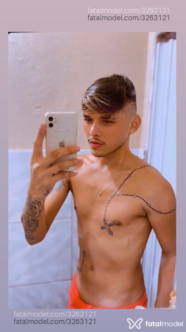 Acompanhante homem loira (o) de olhos mel em Virtual - Arthur