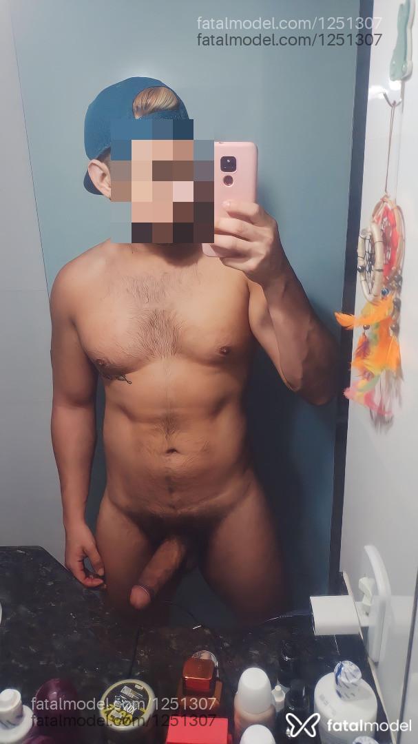 Acompanhante mulher trans com cabelo castanho de olhos castanhos em Uberlândia - Alaric