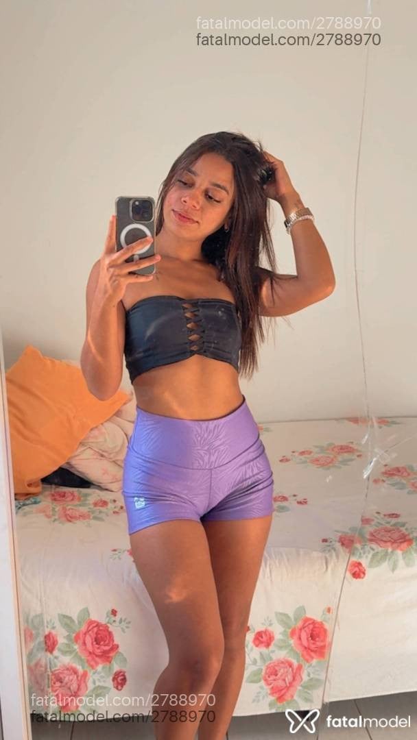 Acompanhante mulher com cabelo castanho de olhos castanhos em Cascavel - Maitê