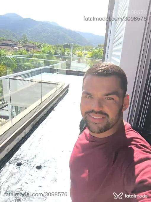Acompanhante homem com cabelo castanho de olhos verdes em Votorantim Acompanhante homem com cabelo castanho de olhos verdes em Votorantim - Francisco