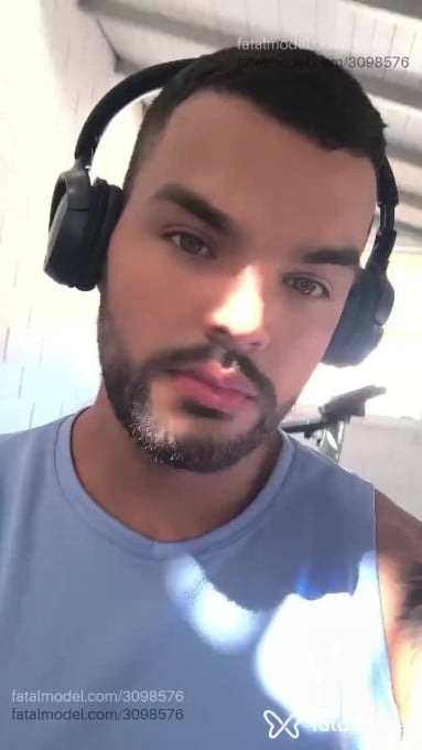 Acompanhante homem com cabelo castanho de olhos verdes em Votorantim Acompanhante homem com cabelo castanho de olhos verdes em Votorantim - Francisco