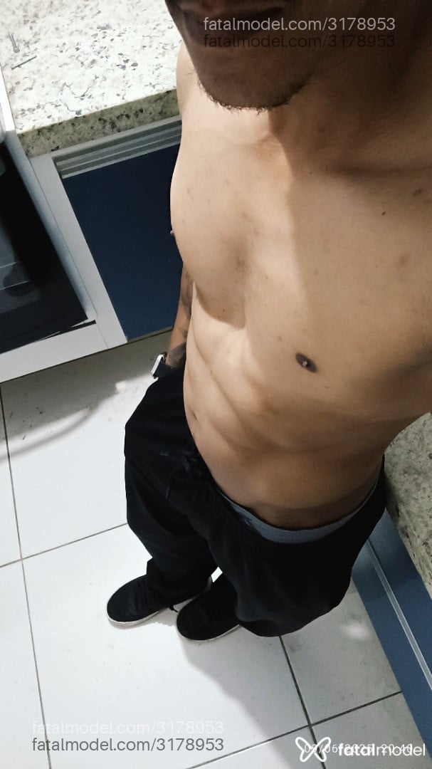 Acompanhante homem com cabelo castanho de olhos castanhos em São Paulo - Henrry