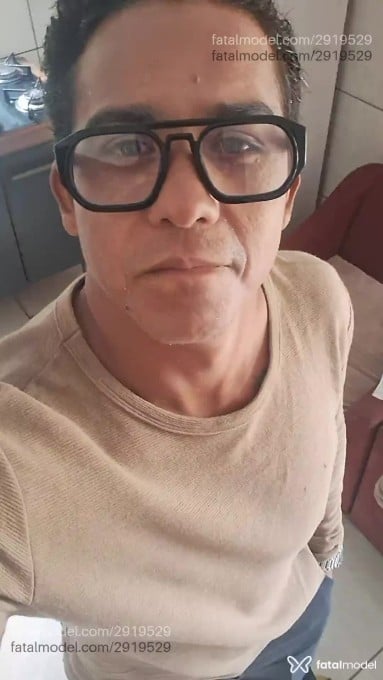 Acompanhante homem morena (o) de olhos castanhos em Palhoça - Júnior França