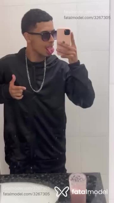 Acompanhante homem morena (o) de olhos castanhos em Vitória da Conquista - Kekel