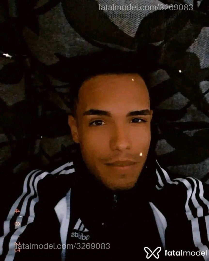 Acompanhante homem com cabelo castanho de olhos castanhos em Itapoá Acompanhante homem com cabelo castanho de olhos castanhos em Itapoá - Henrry