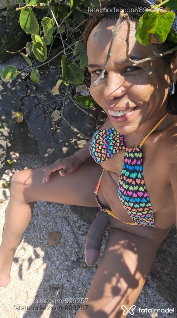 Acompanhante travesti com cabelo castanho de olhos castanhos em Balneário Camboriú - MALU EBONY