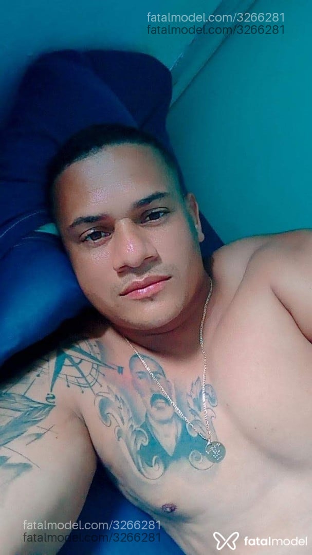 Acompanhante homem com cabelo castanho de olhos castanhos em Uberlândia - Robert Baiano